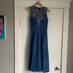 Jean Fabric Sleeveless Dress with Latticed Front Pattern